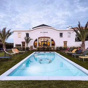 Le Garage Nouvelle Ouverture Hotel